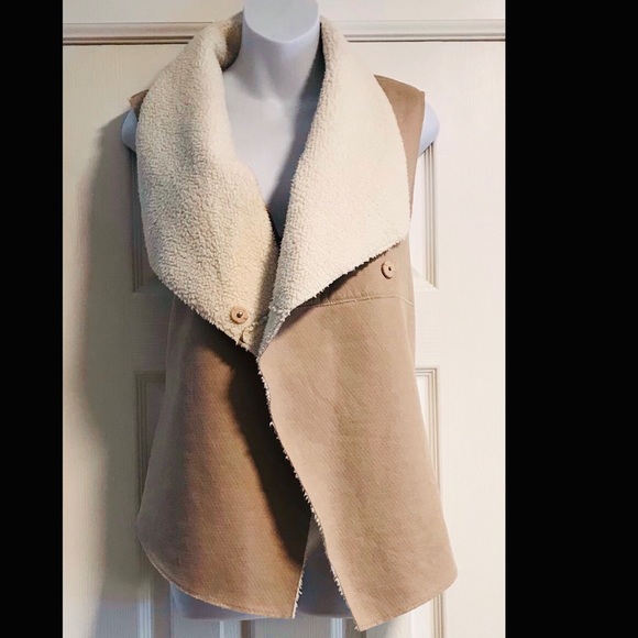 SOLD- Dylan FAUX SUEDE/ SHERPA Vest Natural Color - Picture 2 of 7